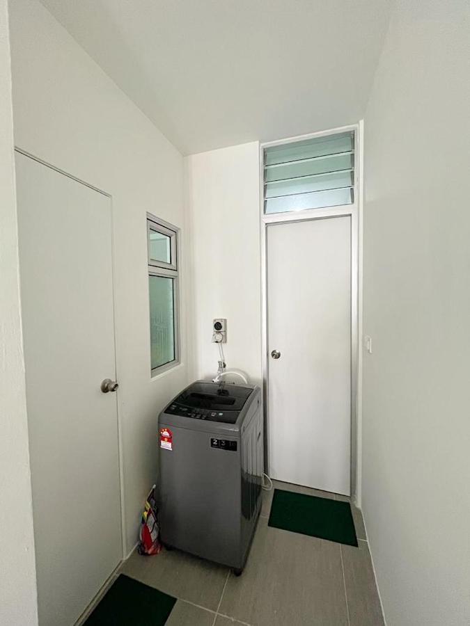 Apartment Aina Staycation, Metrocity