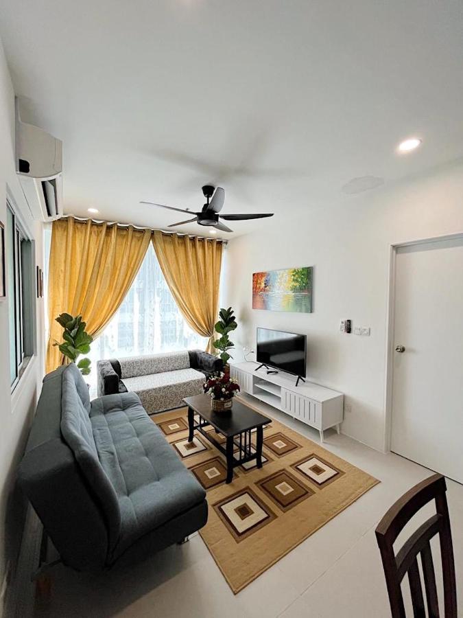 Aina Staycation, Metrocity *